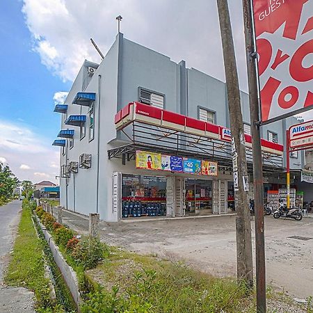 Oyo 90637 Rumah Ni Karo Medan Eksteriør billede