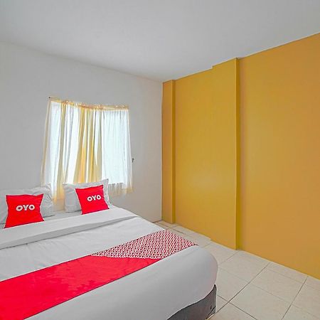Oyo 90637 Rumah Ni Karo Medan Eksteriør billede