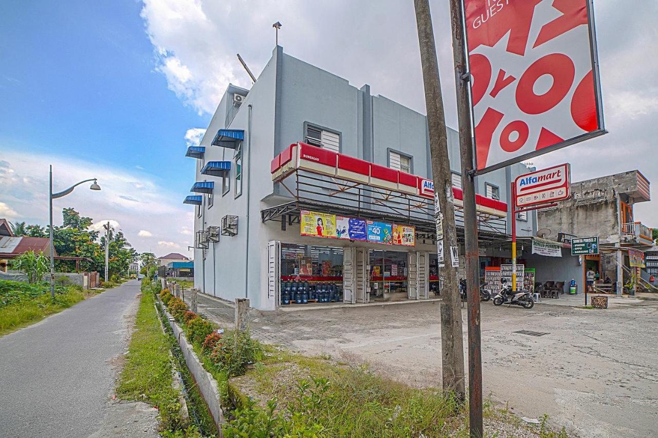 Oyo 90637 Rumah Ni Karo Medan Eksteriør billede