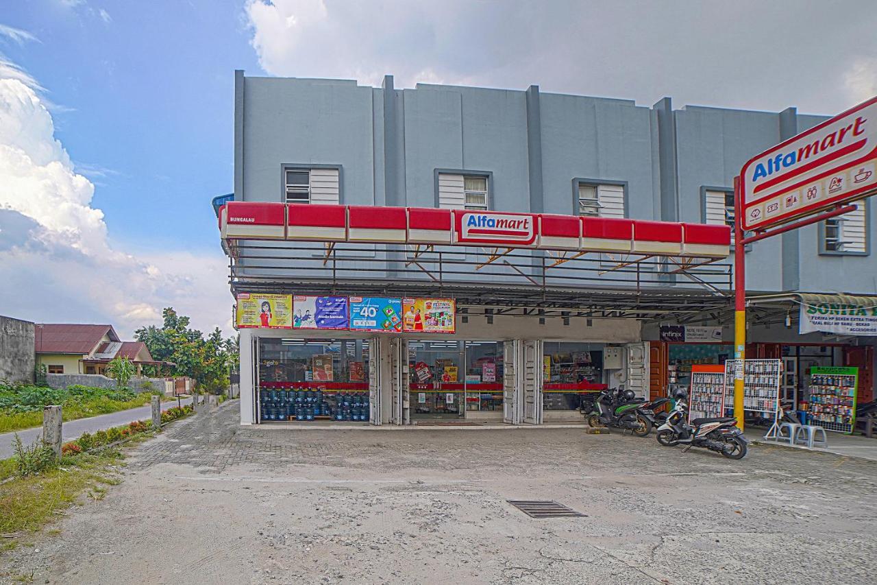Oyo 90637 Rumah Ni Karo Medan Eksteriør billede