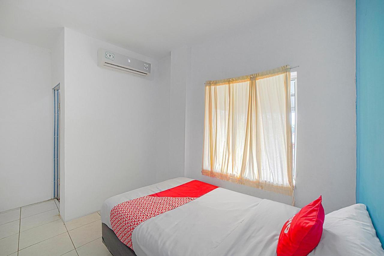 Oyo 90637 Rumah Ni Karo Medan Eksteriør billede