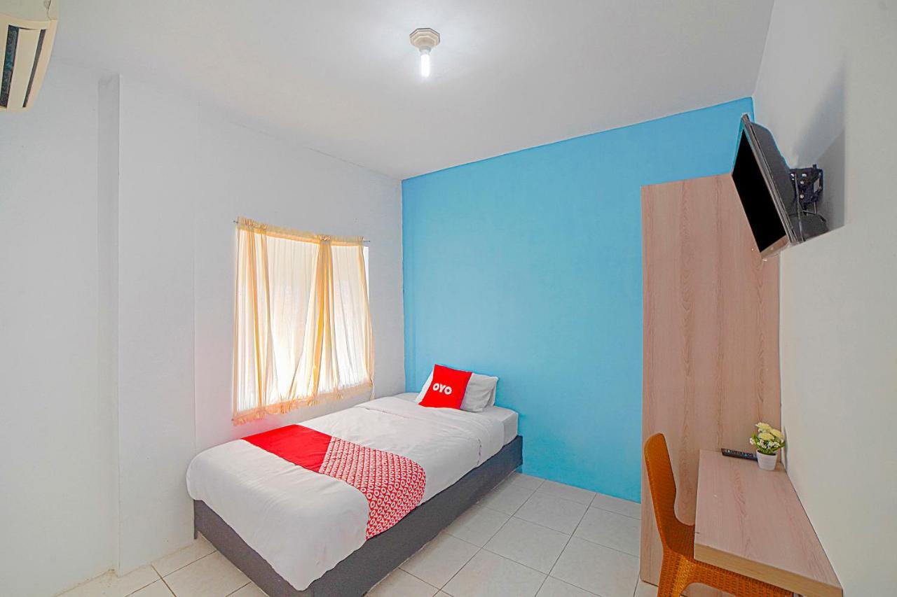 Oyo 90637 Rumah Ni Karo Medan Eksteriør billede