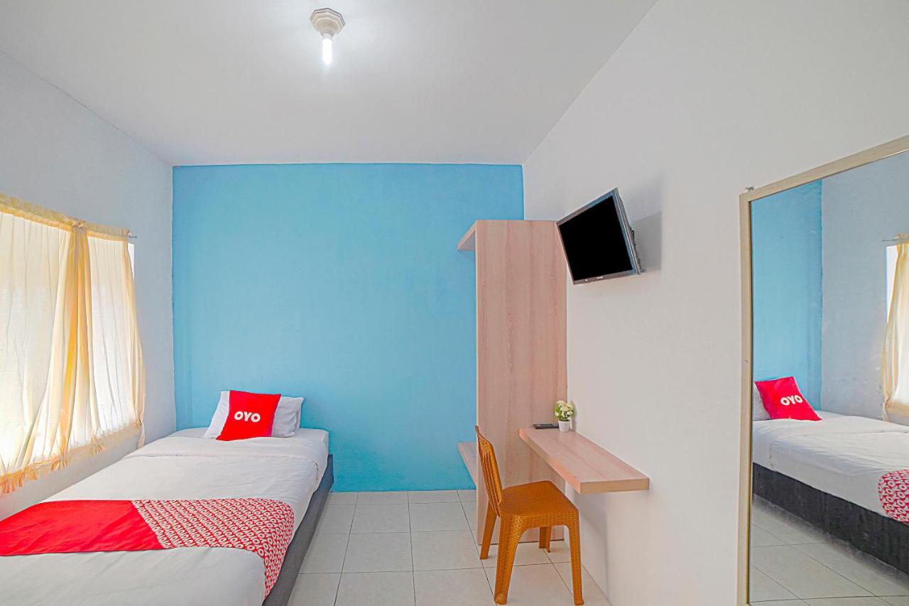 Oyo 90637 Rumah Ni Karo Medan Eksteriør billede