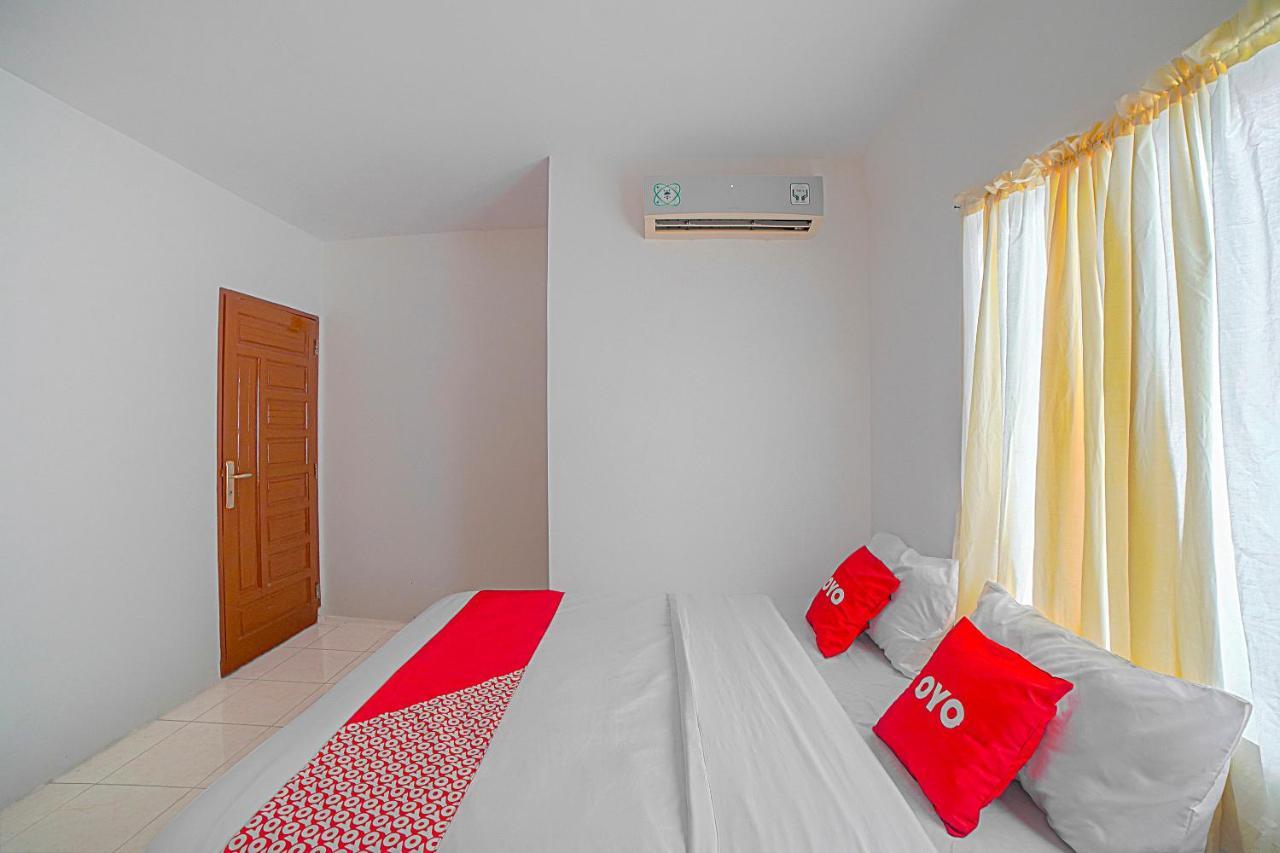 Oyo 90637 Rumah Ni Karo Medan Eksteriør billede