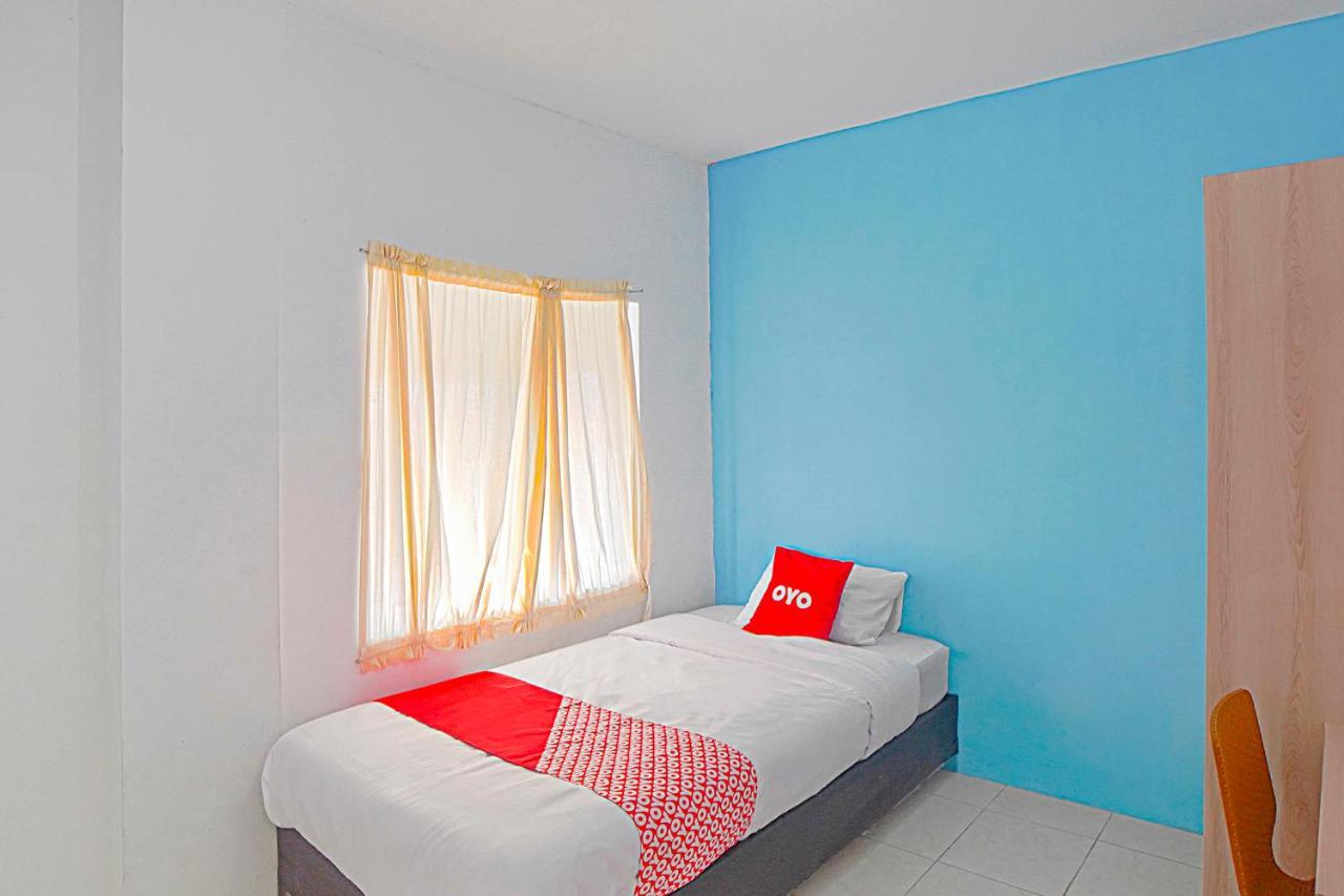Oyo 90637 Rumah Ni Karo Medan Eksteriør billede