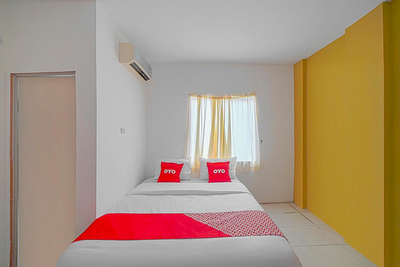 Oyo 90637 Rumah Ni Karo Medan Eksteriør billede