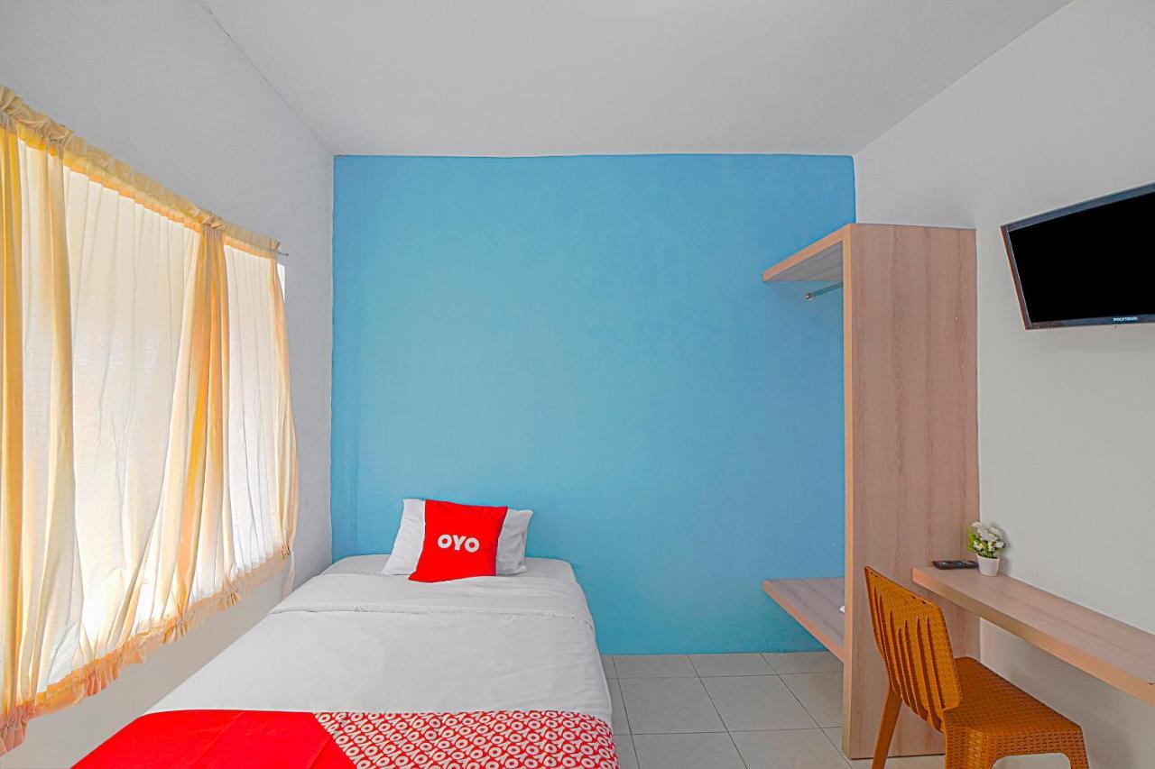 Oyo 90637 Rumah Ni Karo Medan Eksteriør billede