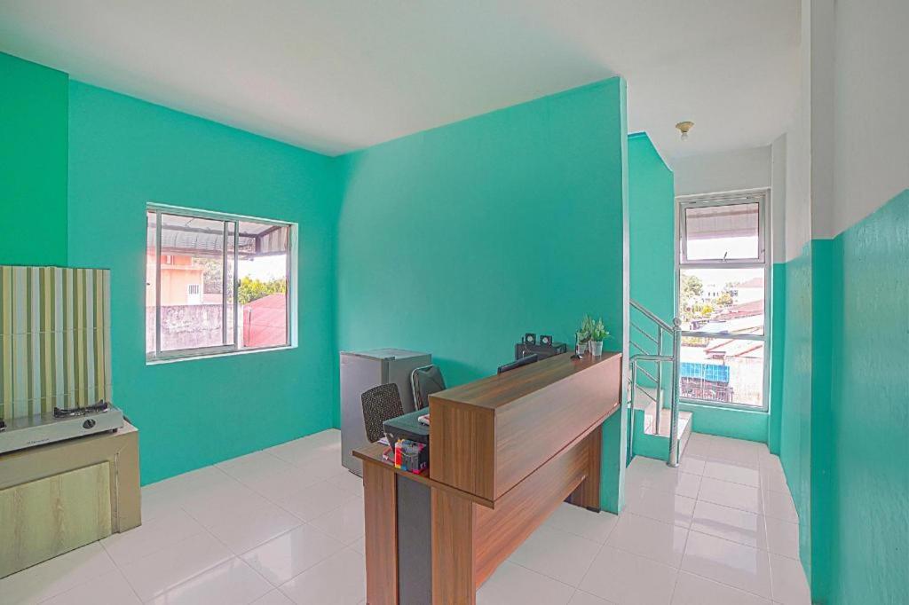 Oyo 90637 Rumah Ni Karo Medan Eksteriør billede